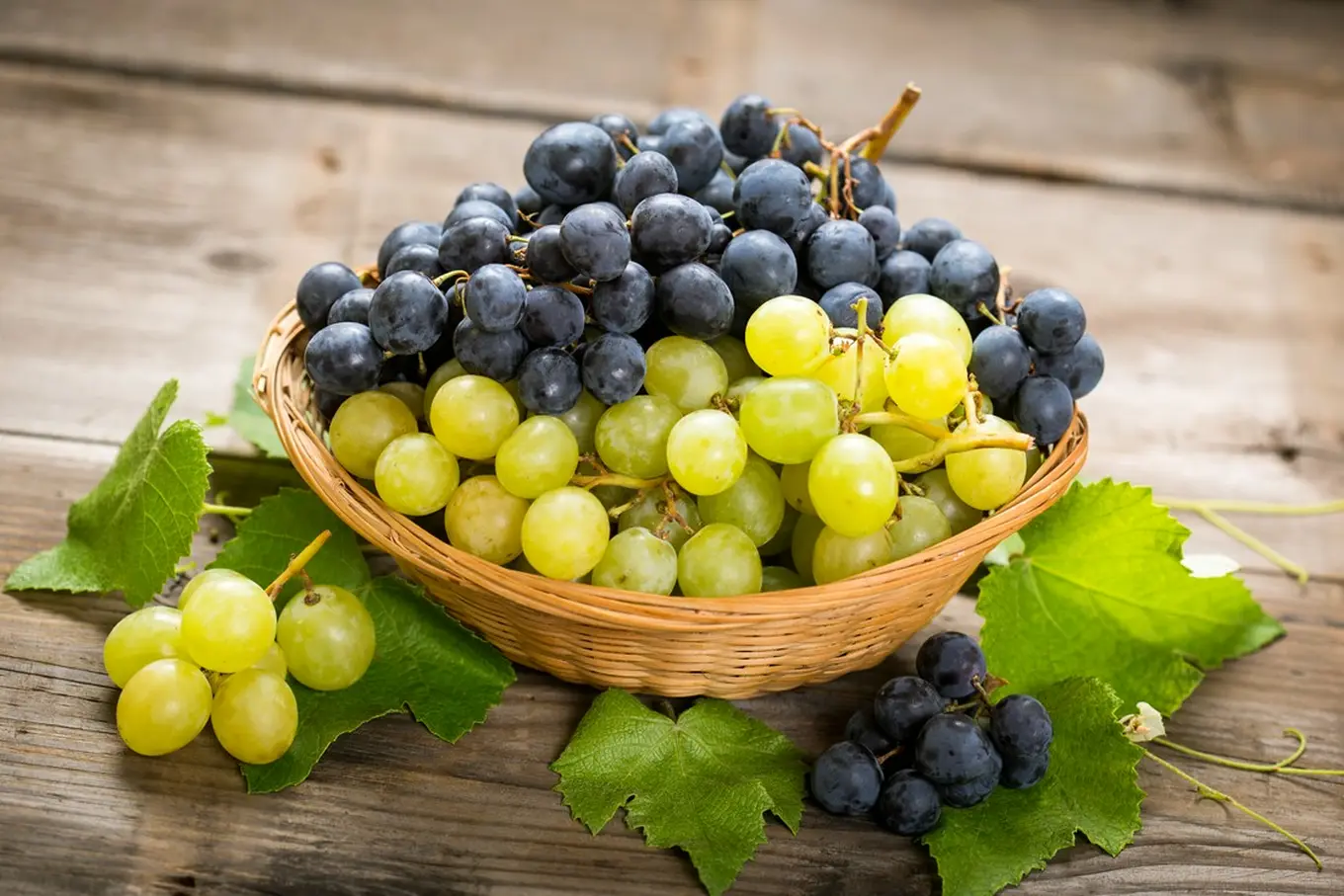 winogrona w koszyku